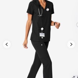 FIGS Technical Collection Livingston™ Basic Scrub Pants and top XS tall.